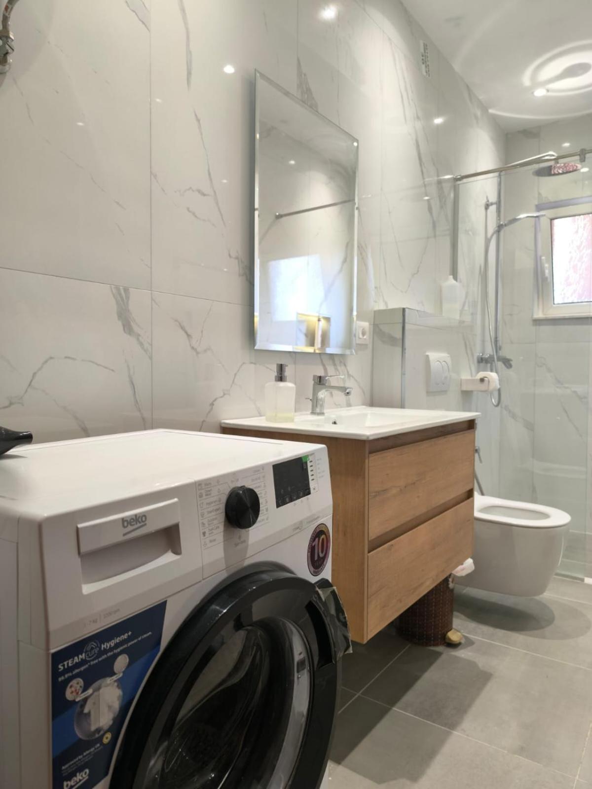 Myslym Shyri Lovely Top Apartment Tiranë Ngoại thất bức ảnh
